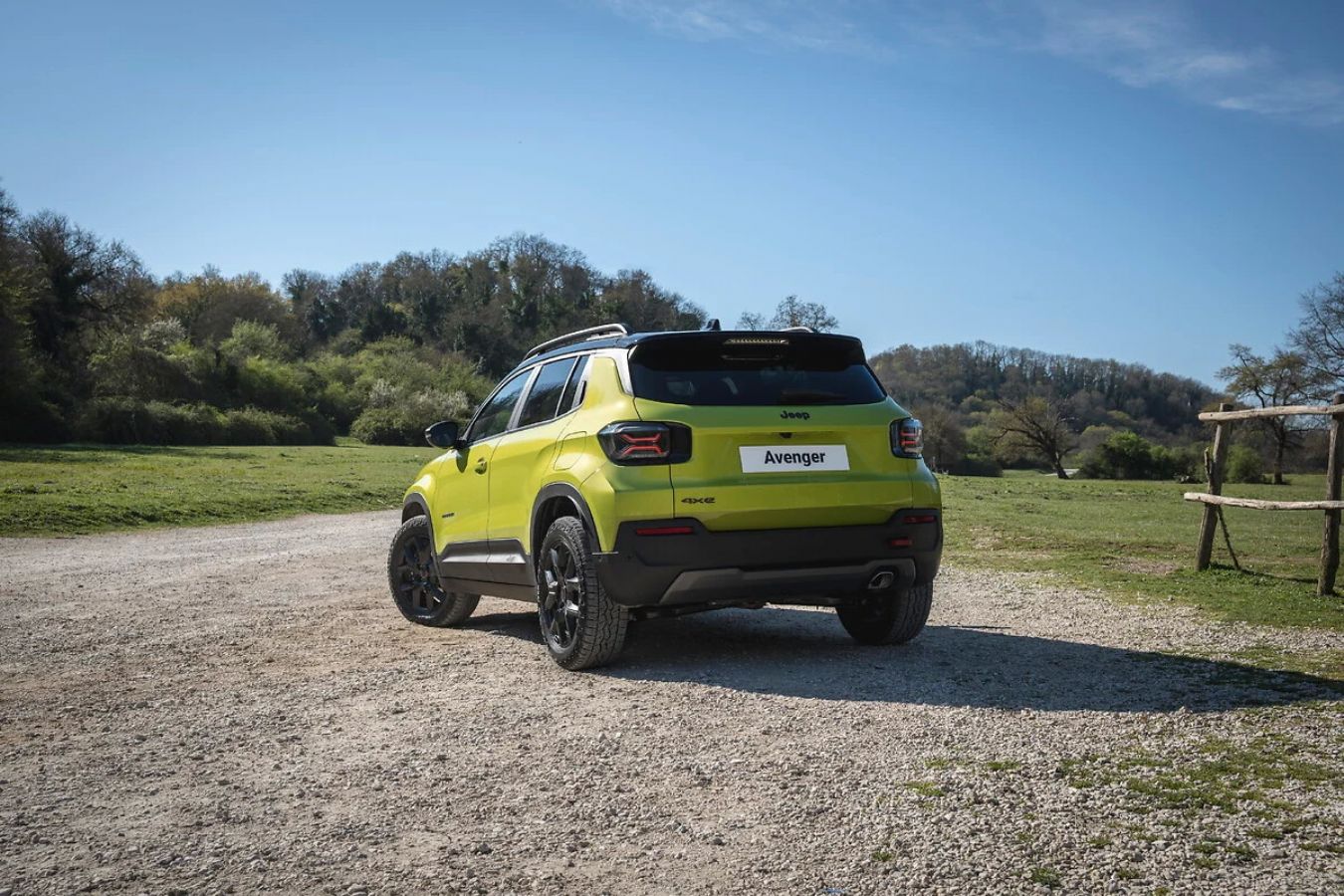 Ντεμπούτο για το ανανεωμένο Jeep Avenger  
